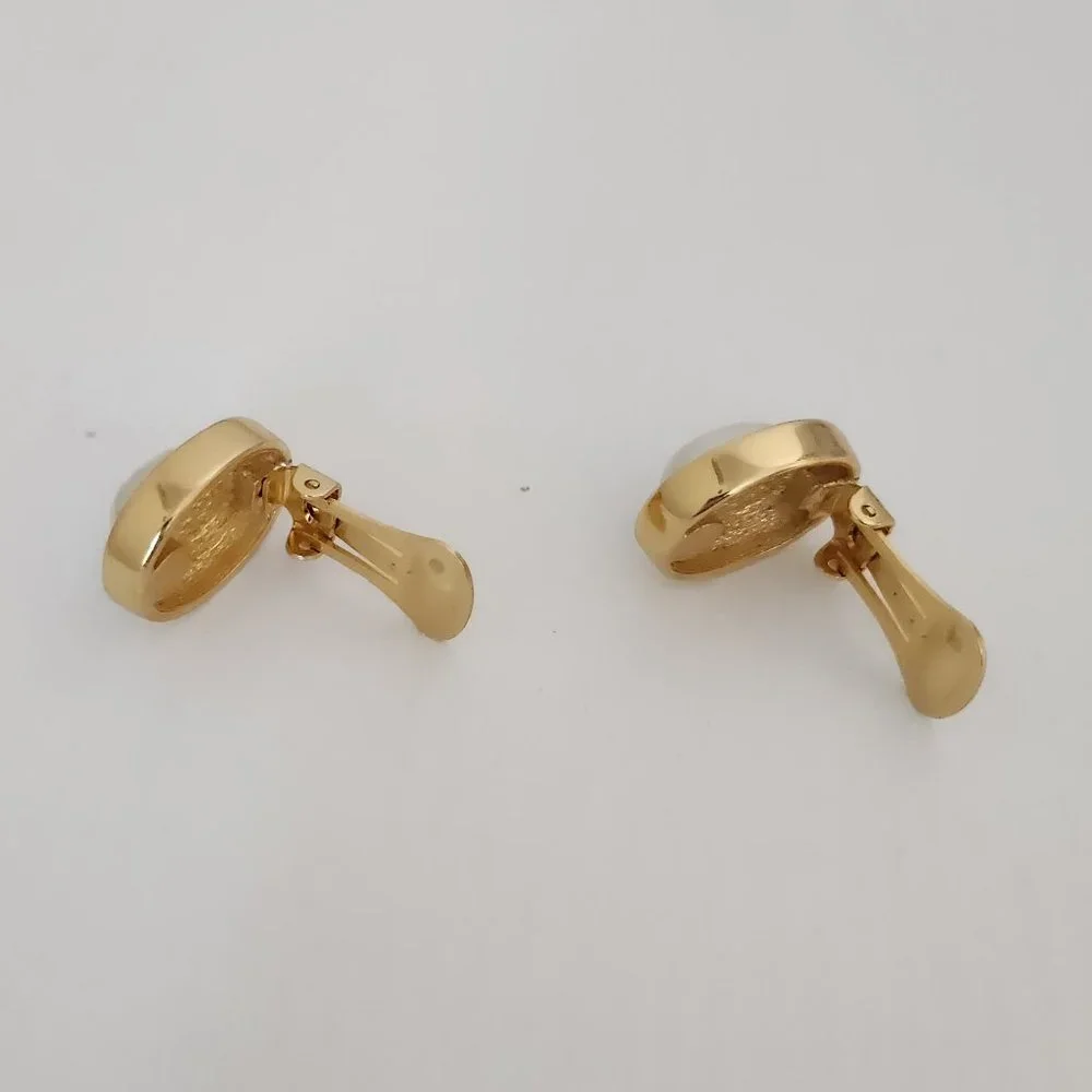 Christian Dior Pearl Earrings - Picture 6 of 7